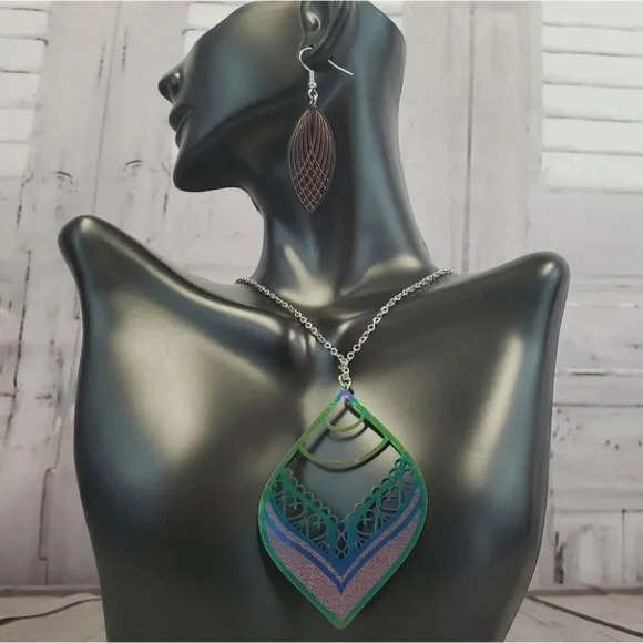 Iridescent Earring and Necklace Set - Picture 3 of 6